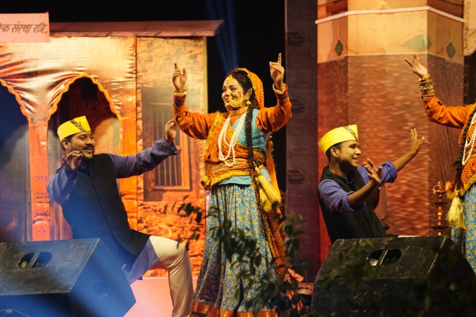 महाकौथिग मेले  के  कार्यक्रम  से संबंधित  पाँचवे व अंतिम दिन सुपर मॉम प्रतियोगिता का आयोजन किया गया।
